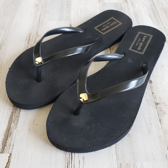 kate spade flip flops black